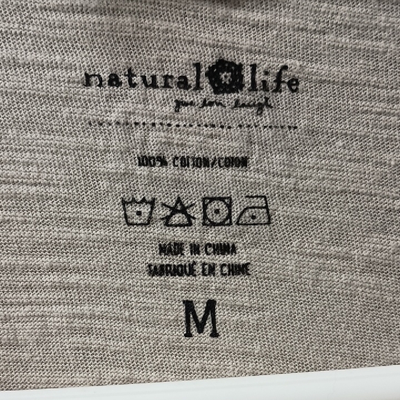 Natural Life Tee🌱 Med. NWT - Picture 2 of 3